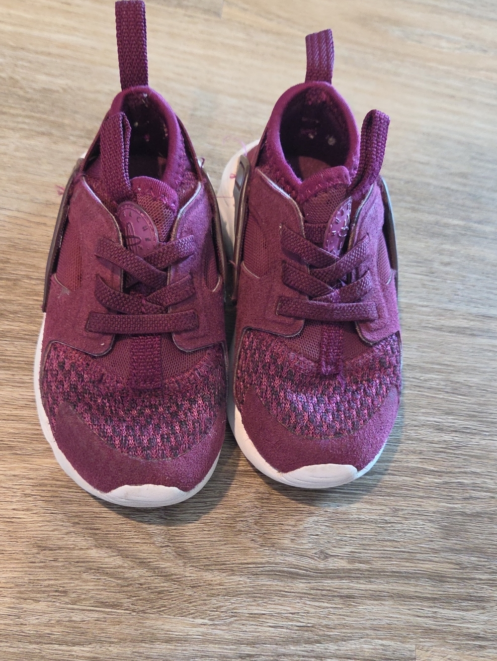Nike Huarache Kids Burgundy/Purple Casual Sneakers Size 7 Run Small